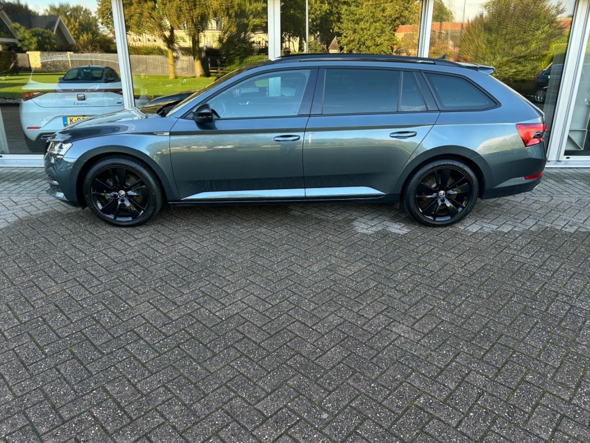 SKODA SUPERB Stationwagon 5 drs