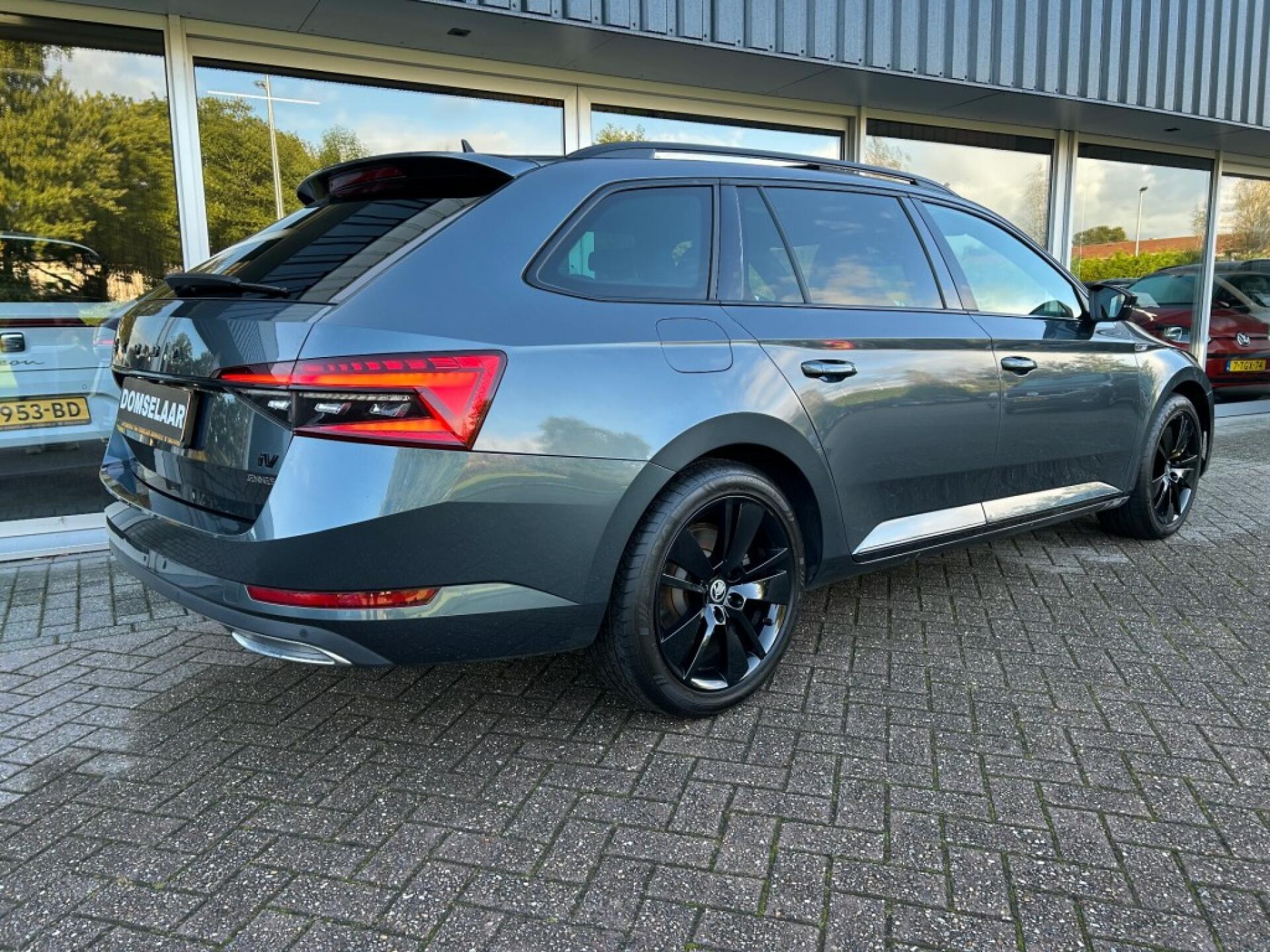 SKODA SUPERB Stationwagon 5 drs