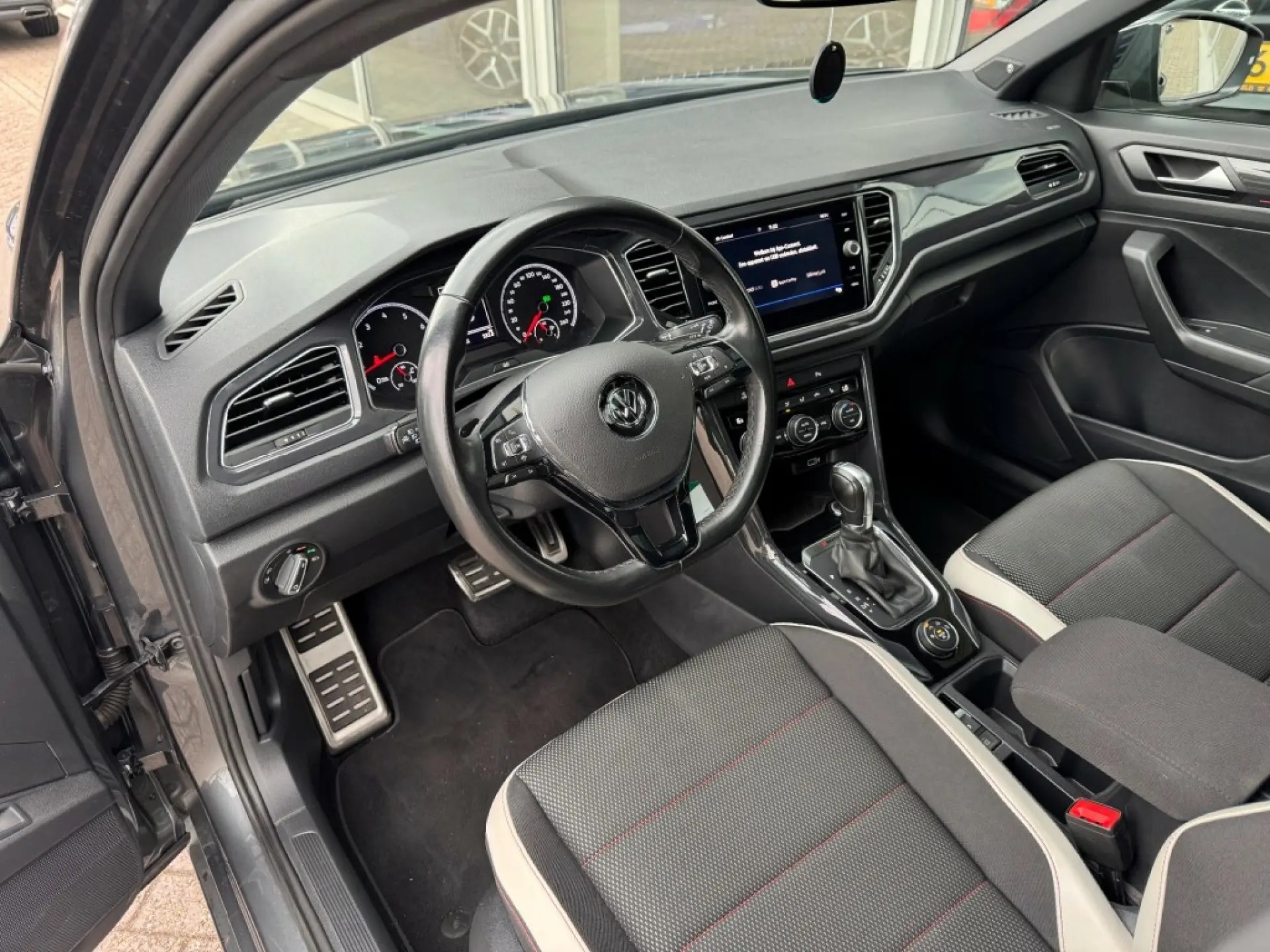 VOLKSWAGEN T-ROC SUV 5-drs