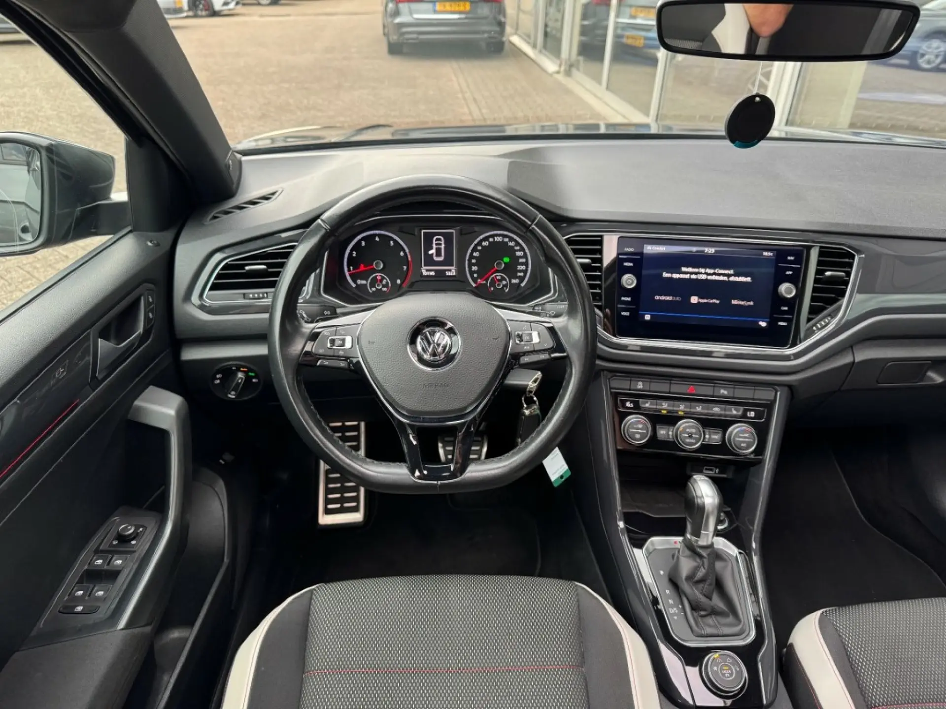 VOLKSWAGEN T-ROC SUV 5-drs