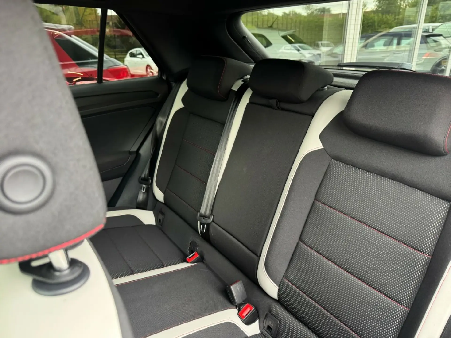 VOLKSWAGEN T-ROC SUV 5-drs