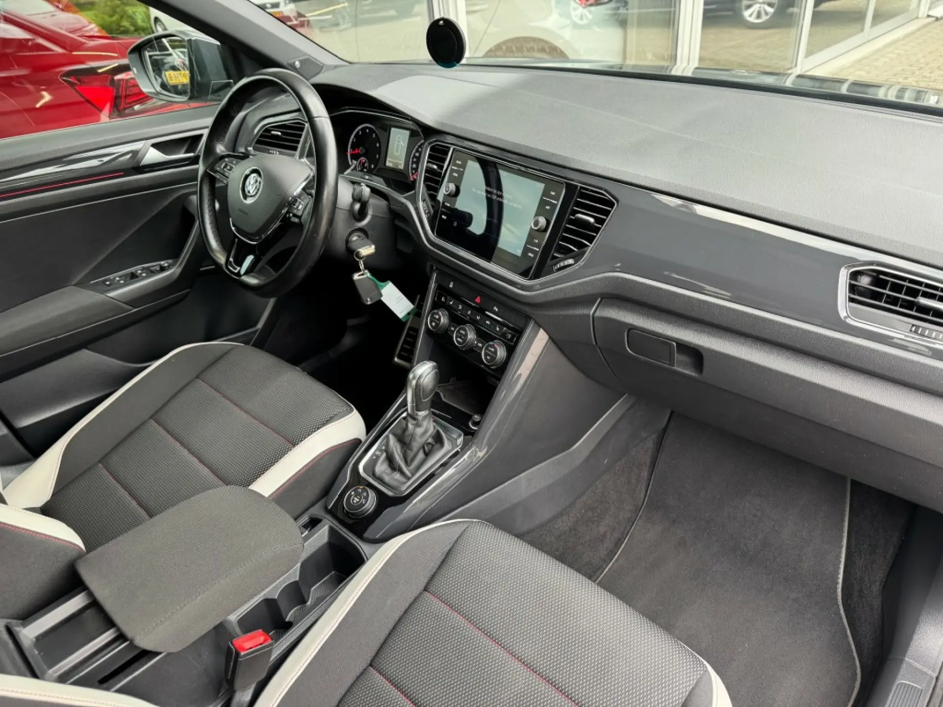 VOLKSWAGEN T-ROC SUV 5-drs