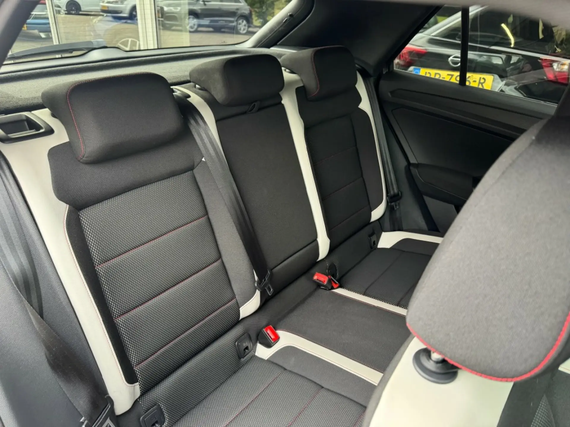 VOLKSWAGEN T-ROC SUV 5-drs
