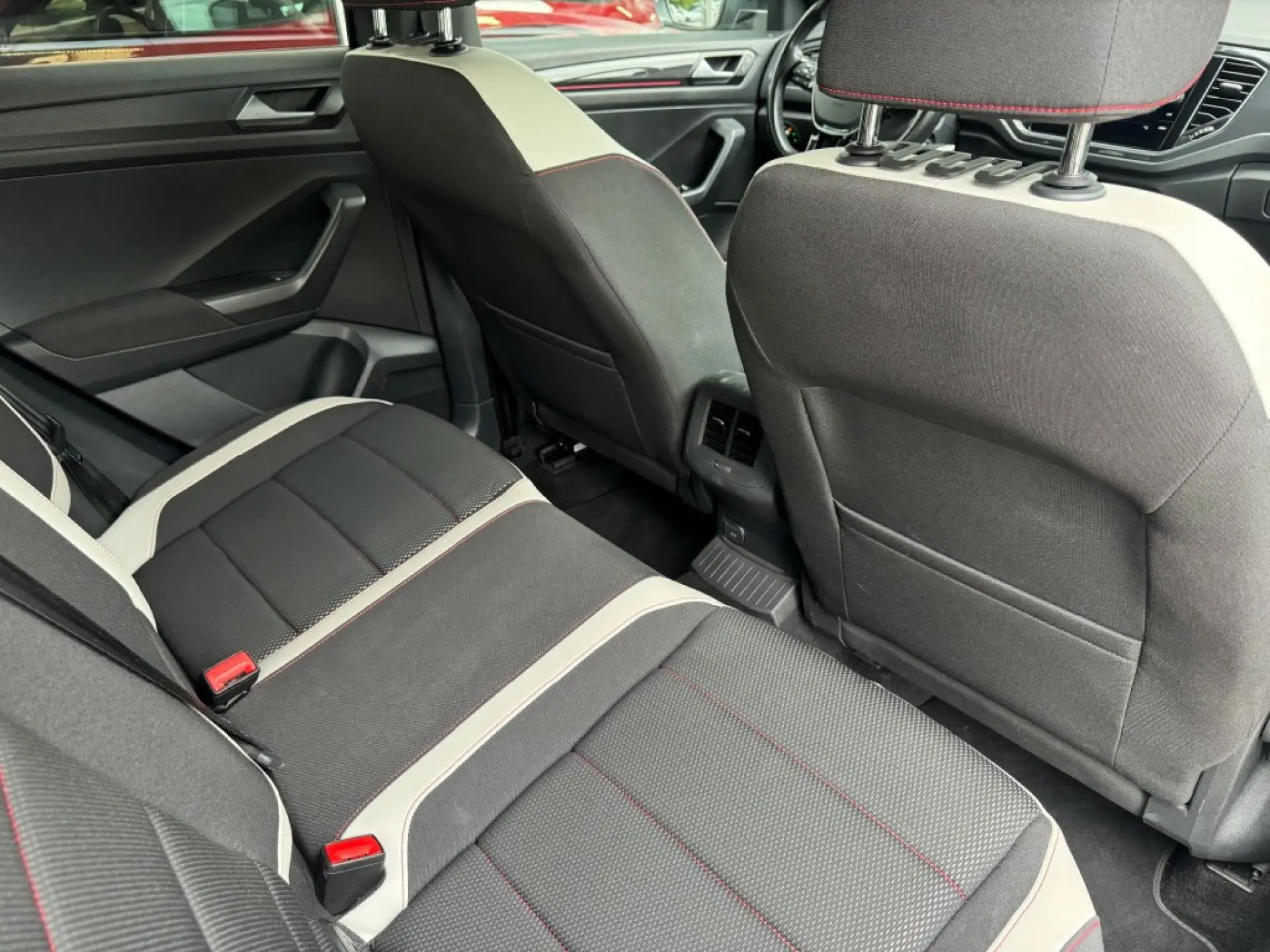 VOLKSWAGEN T-ROC SUV 5-drs