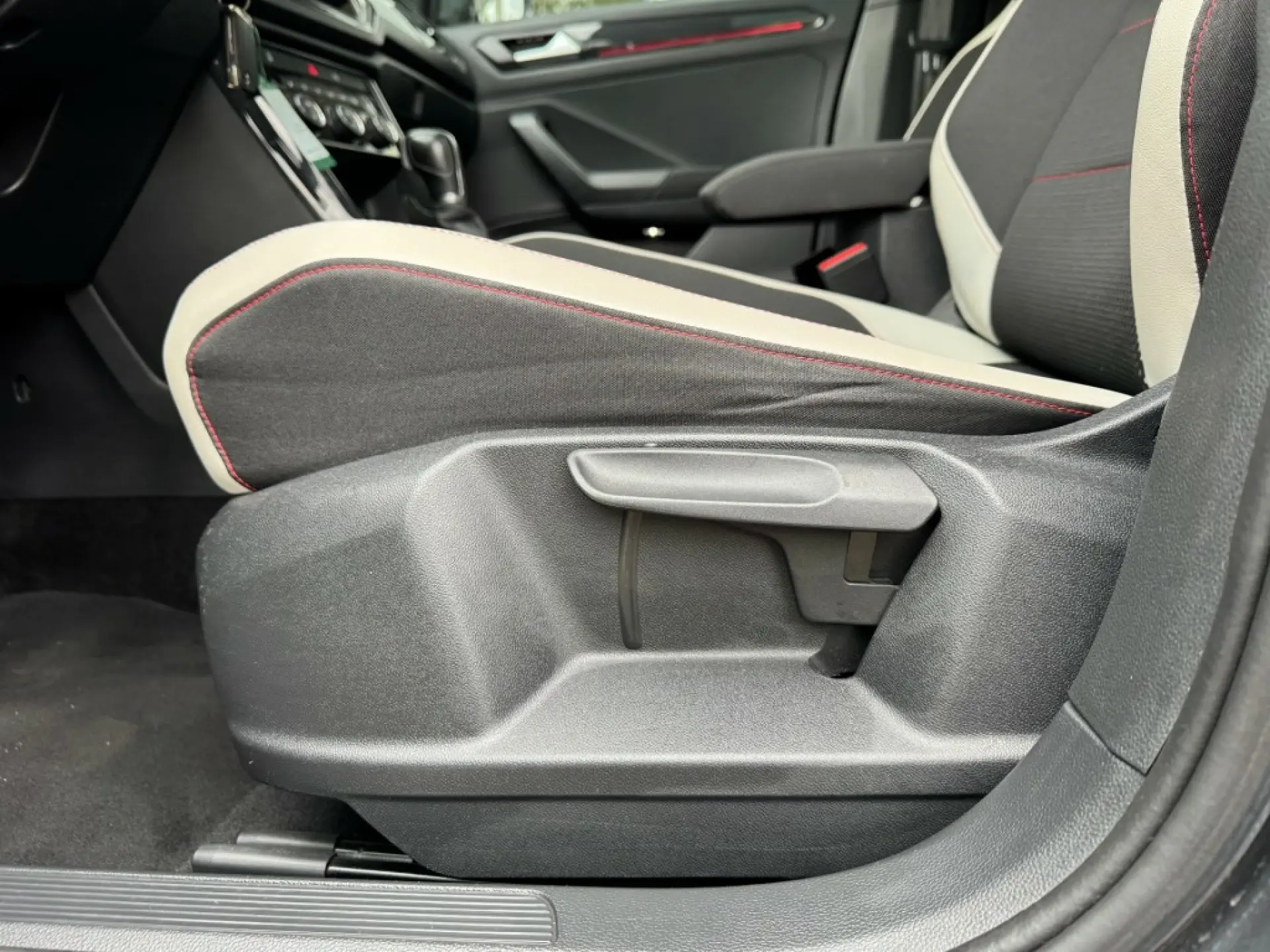 VOLKSWAGEN T-ROC SUV 5-drs